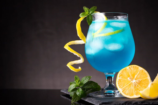 Cách Làm Cocktail Blue Lagoon Sắc Xanh Tươi Mát
