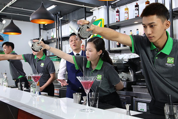 Mixologist Có Phải Là Bartender