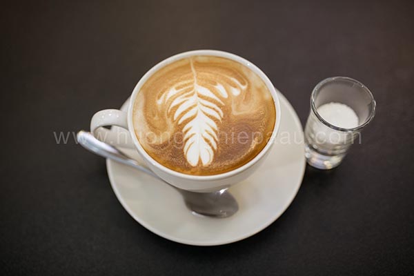 Tách Espresso nóng cuốn hút 